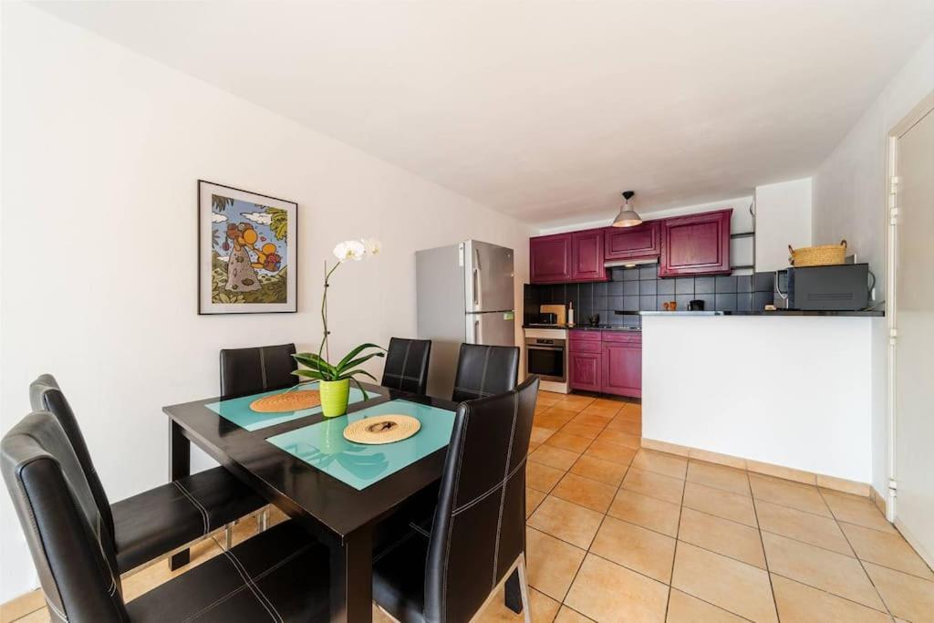 Jade - Appt 2 Chb - 4 Personnes - A 200 M Du Lagon De Saint-Pierre - Residence Avec Belle Piscine Et Parking Prive - Sur Le Front De Mer Et A 2 Pas Du Centre-Ville De St-Pierre Eksteriør billede
