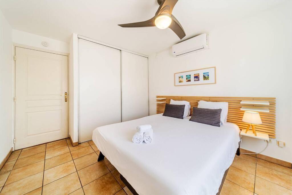 Jade - Appt 2 Chb - 4 Personnes - A 200 M Du Lagon De Saint-Pierre - Residence Avec Belle Piscine Et Parking Prive - Sur Le Front De Mer Et A 2 Pas Du Centre-Ville De St-Pierre Eksteriør billede